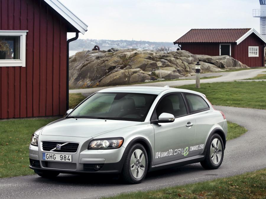  Volvo C30 DRIVe Efficiency 2008 года  (фото 17 из 34)